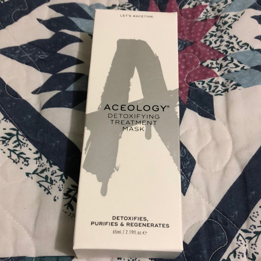 BNIB!!! Aceology Detoxifying Treatment Mask